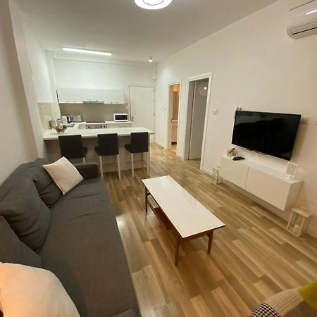 Seabreeze City Center Flats By Trulycyprus Limassol Extérieur photo