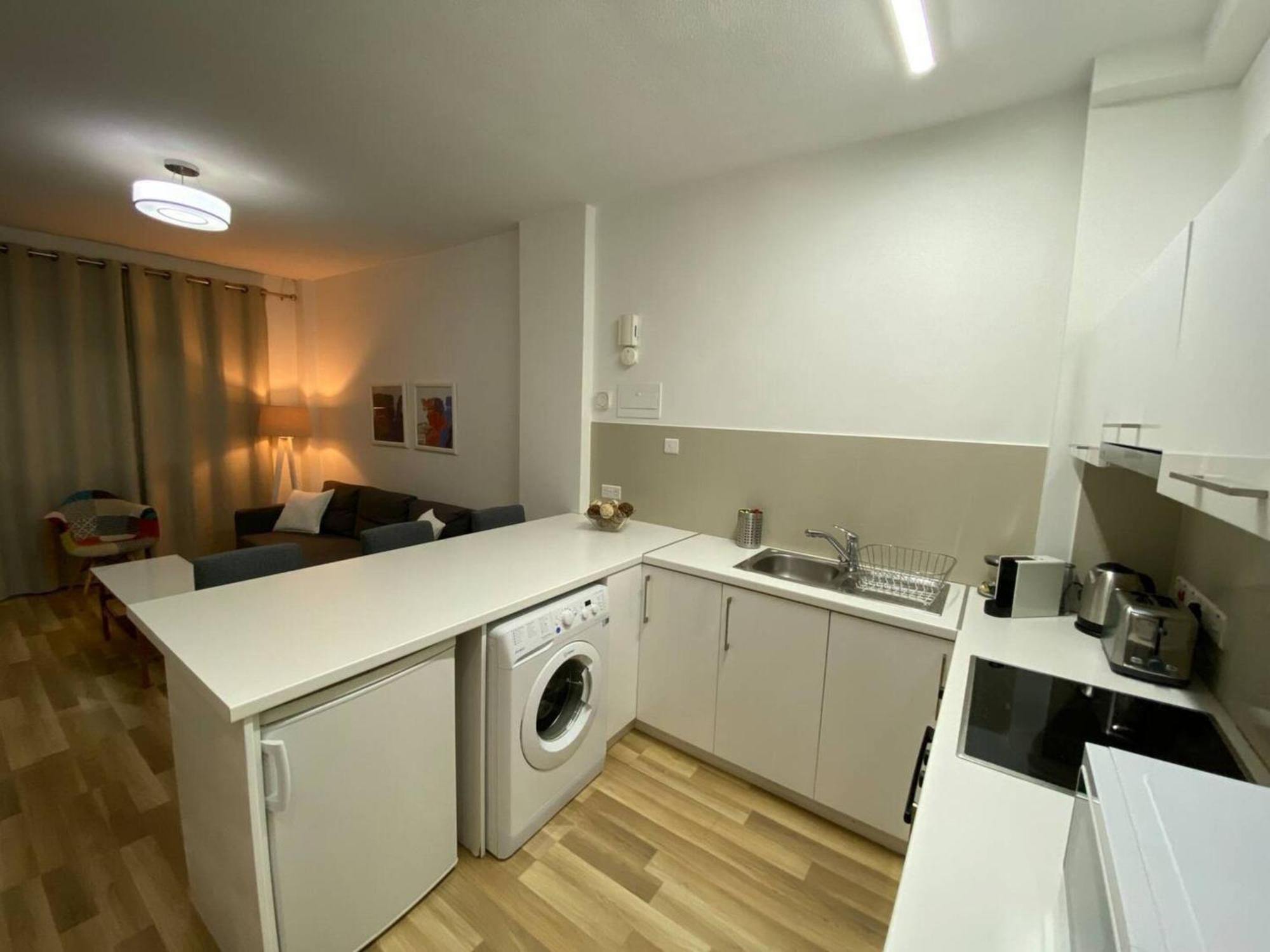 Seabreeze City Center Flats By Trulycyprus Limassol Extérieur photo