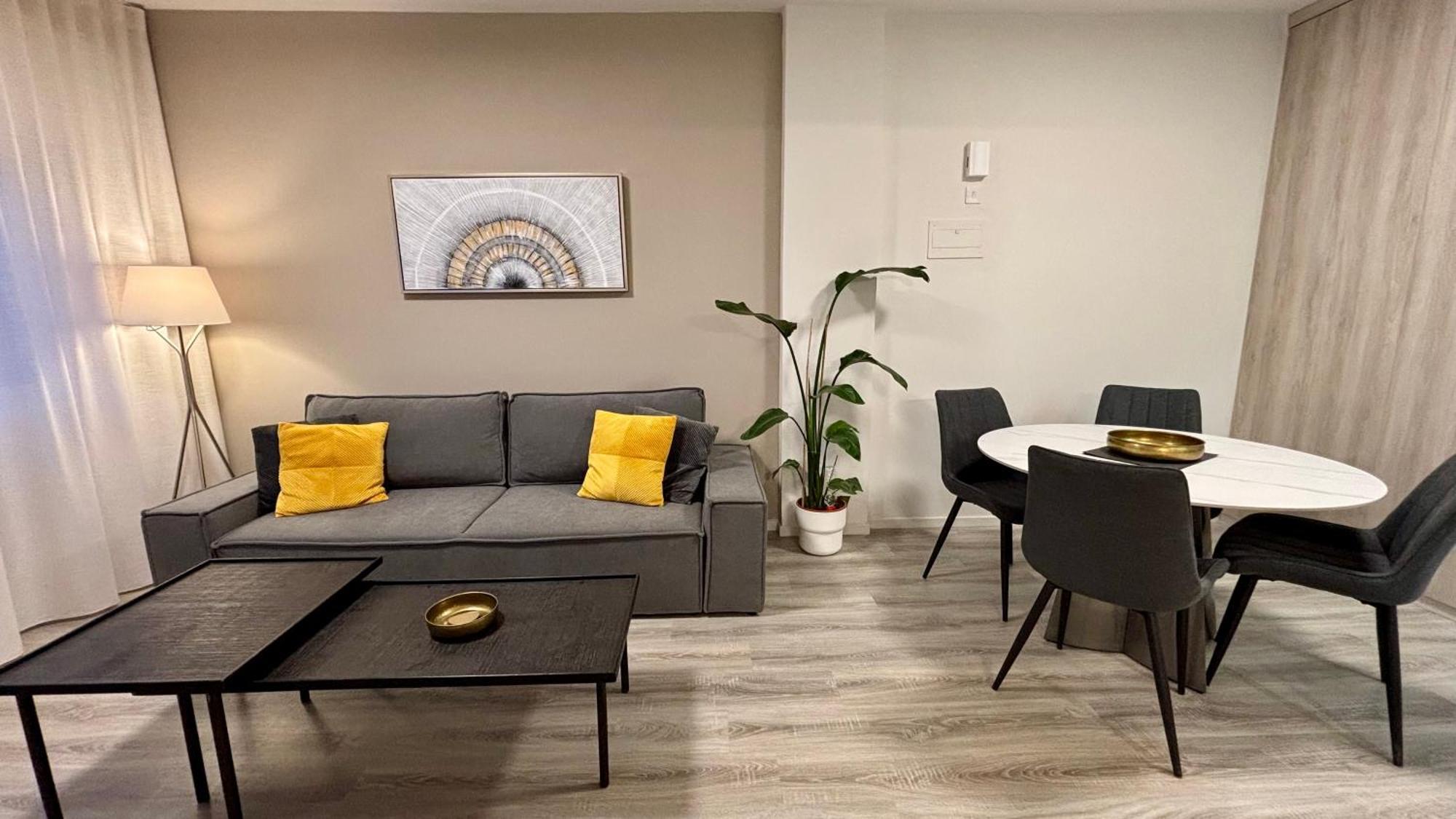 Seabreeze City Center Flats By Trulycyprus Limassol Extérieur photo